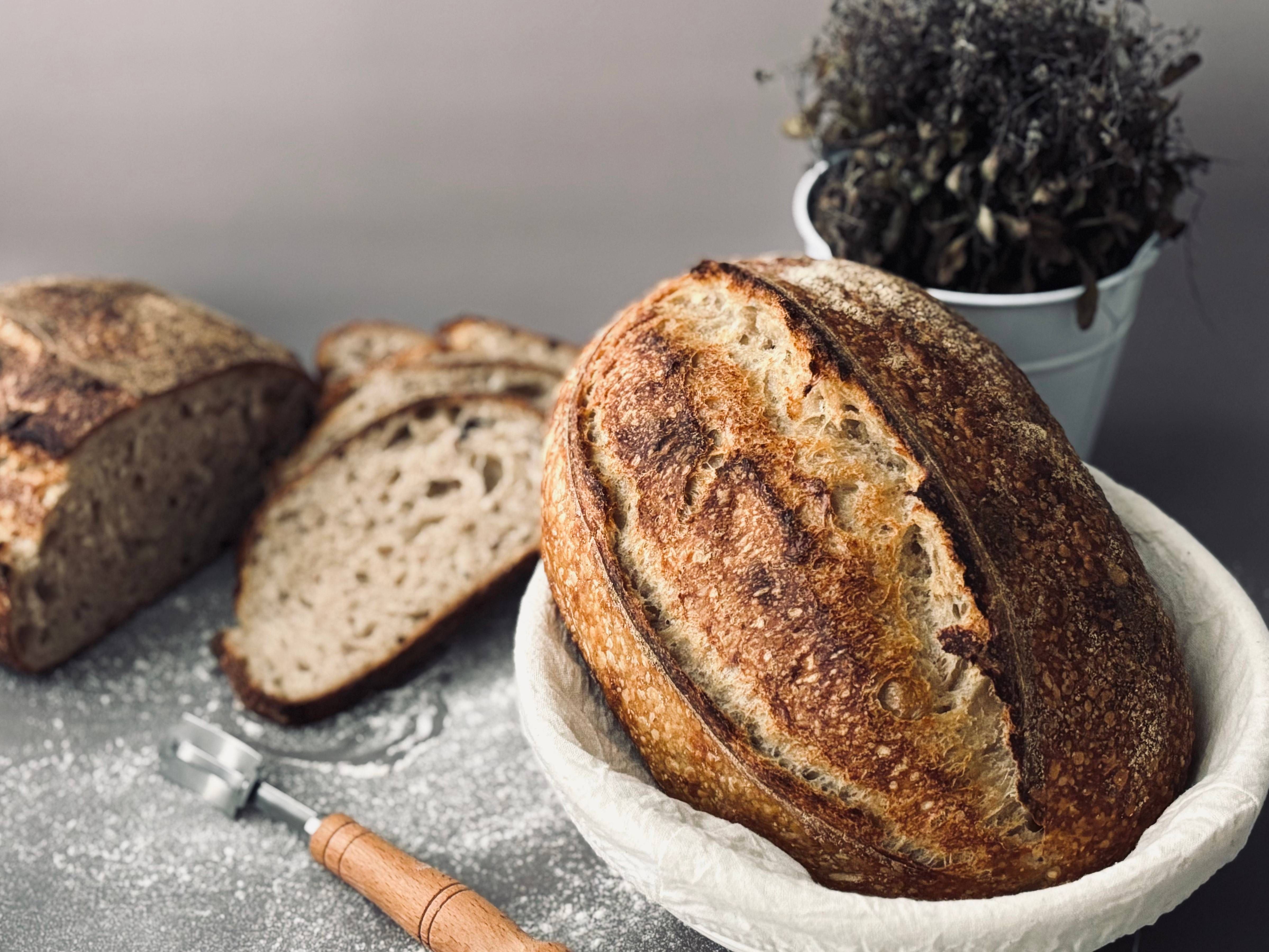 Pan artesano KOBO — masa madre elaborado a mano en Donostia